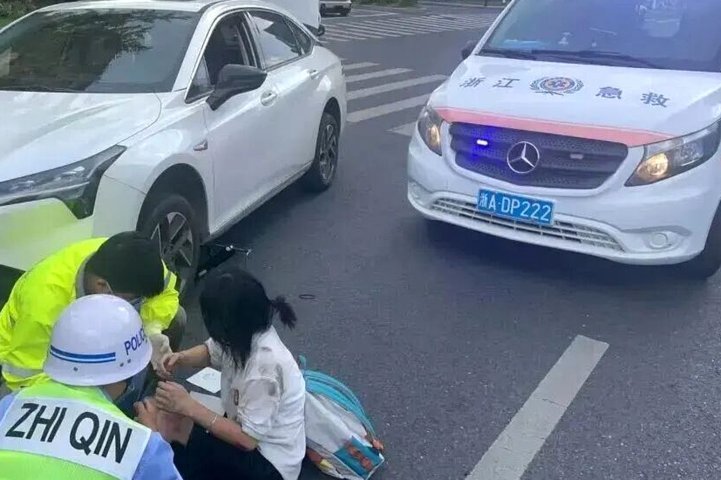 车底救girl：平凡英雄的集体行动